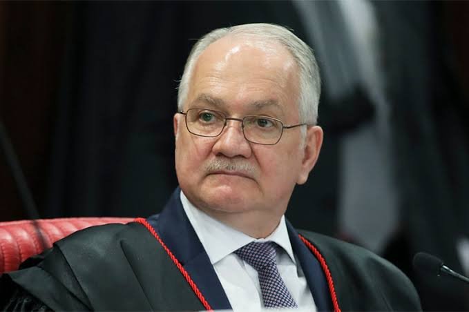 CRISE NO STF CHEGA AO TSE: FACHIN REÚNE MINISTROS DIANTE DO TEMOR DE CONFLITO CONTAMINAR AS ELEIÇÕES