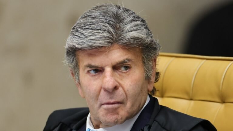 FUX DERRUBA DECISÃO DE DINO E REACENDE DISPUTA NO STF SOBRE POSTS DE NOSSA SENHORA